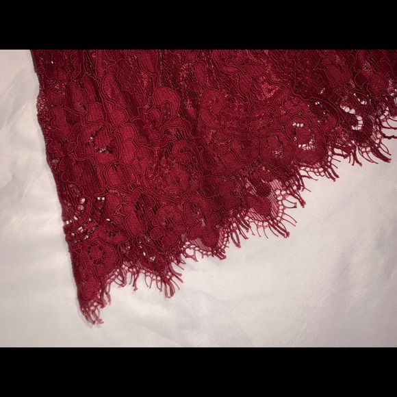 Lace dress - Picture 7 of 9